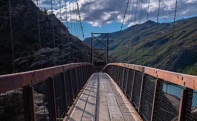 Bridge over Lake Dunstan, Cromwell, New Zealand. Unsplash: Katelyn Greer