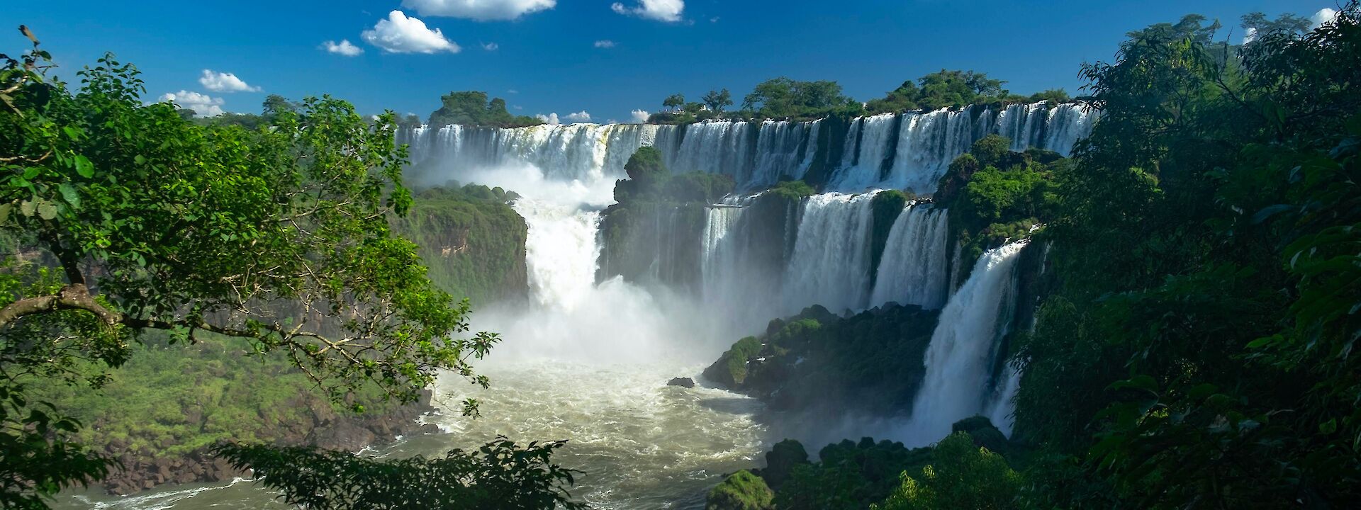 Iguazu Falls, Argentina. Derek Oyen@Unsplash