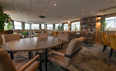 Restaurant and Lounge | De Holland | Bike & Boat Tour