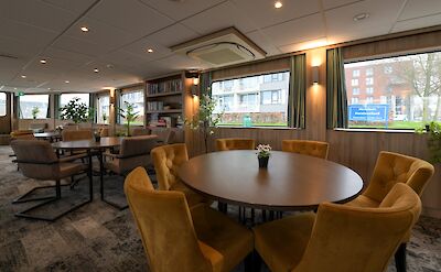 Restaurant and Lounge | De Holland | Bike & Boat Tour