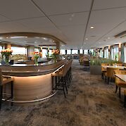 Lounge and Restaurant with bar | De Holland | Bike & Boat Tour