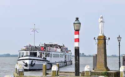 Statue of Mary in Volendam | De Holland | Bike & Boat Tour