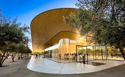 Apple park Visitors' Center, Silicon Valley, California, USA. Unsplash: James Genchi