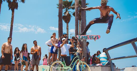 Skaters at Venice Beach, California, USA. Unsplash: Travis Yewell