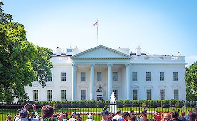 Tourists outside the White House, Washington DC, USA. Unsplash: Kristina volgenau