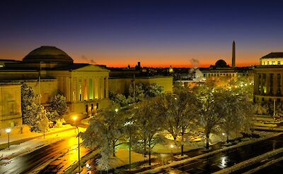 Night Lights in Washington DC, USA. Unsplash: Sean Robertson