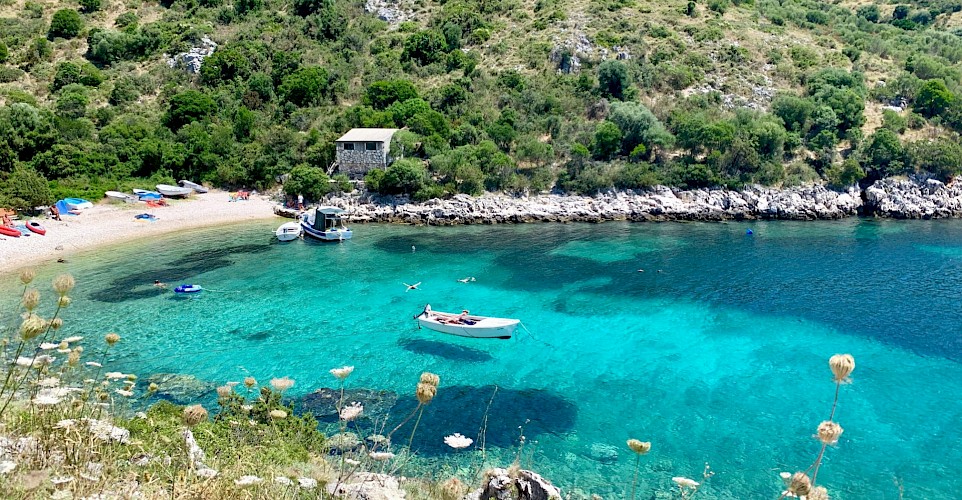 Boat in a bay on Dugi Otok, Croatia. Unsplash@Gabriela Slovak