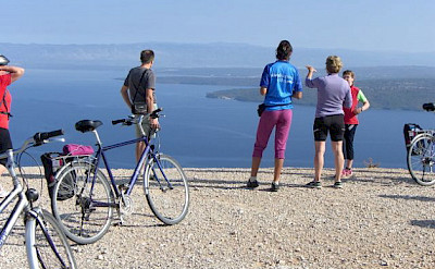 A break from the bicycle to admire the view of Kvarner Bay. Photo by Eveline & Gunter Jendretzke