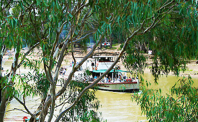 Boat on the river, Echuca and Moama, Australia. Flickr: Melody Ayres Griffiths