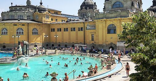Szechenyi Thermal Baths, Budapest, Hungary. Victor Malyushev@Unsplash