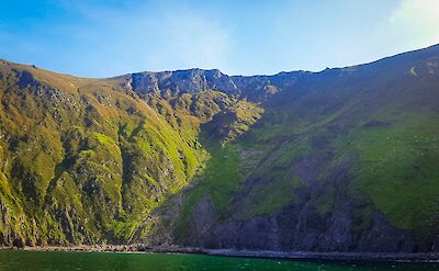 Green hills of Fenit, Kerry, Ireland. Unsplash@Dahlia E Akhaine