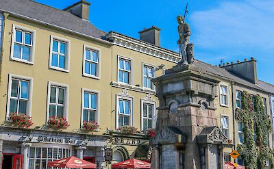Statue in Tralee, Kerry, Ireland. Unsplash@Dahlia E Akhaine