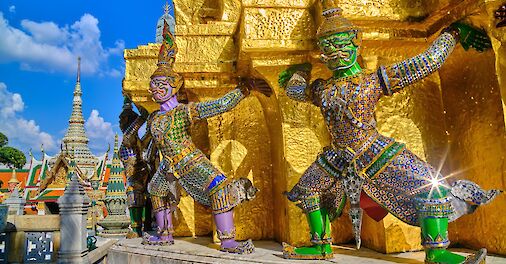 Colorful Yaksha Guardian statues, Bangkok, Thailand. Unsplash: Worachat Sodsri