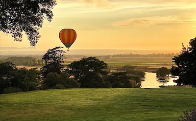 Hot air balloon Over the Avon Valley, Australia. CC: Liberty Balloon Flights