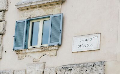 Campo de Fiori', Rome, Italy. Casey Lovegrove@Unsplash