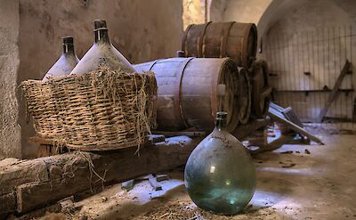 Wine cellar, Italy. v2osk@Unsplash