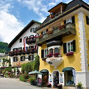 Cycling the Scenic Route from Salzburg to Vienna - Amazing Austrian architecture in St. Gilgen, Salzkammergut region of Austria. Unsplash:Pramod Kumar Sharma