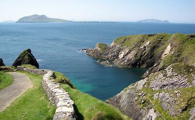 Cliffs at Dunquin, Ireland. Unsplash@Jim Petkiewicz