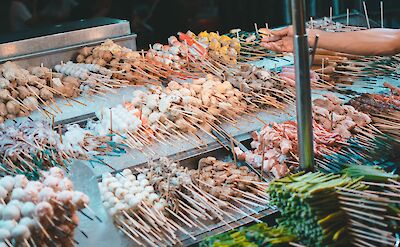 Street market, Kuala Lumpur. Unsplash: Job Savelsberg