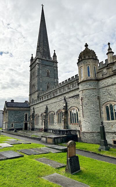 St. Columb's Cathedral in Londonderry, Northern Ireland. Flickr:Thomas Quine 