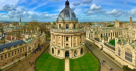 Radcliffe camera, Oxford, England. Unsplash:Bensey Mour