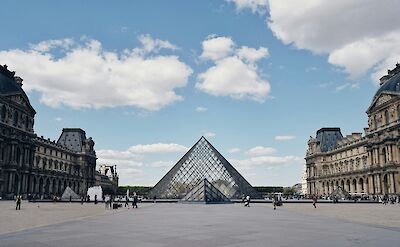 Louvre, Paris, France. Unsplash: Qijinxu