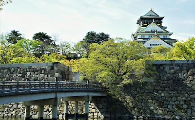 Osaka castle, Japan. Unsplash: Jeremy Santana