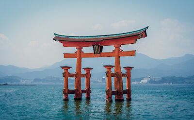 Itsukushima Shrine, Hiroshima, Japan. Nicki Eliza Shinow@Unsplash