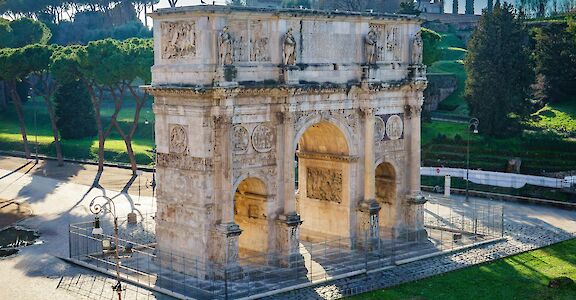 Arch of Constantine, Rome, Italy. Unsplash: Anton Volnuhin