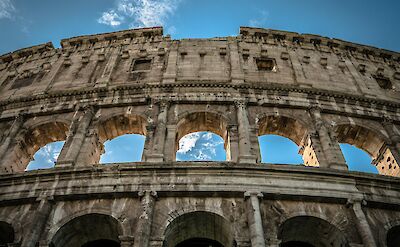 Colosseum, Rome. Unsplash: Mauricio Artieda