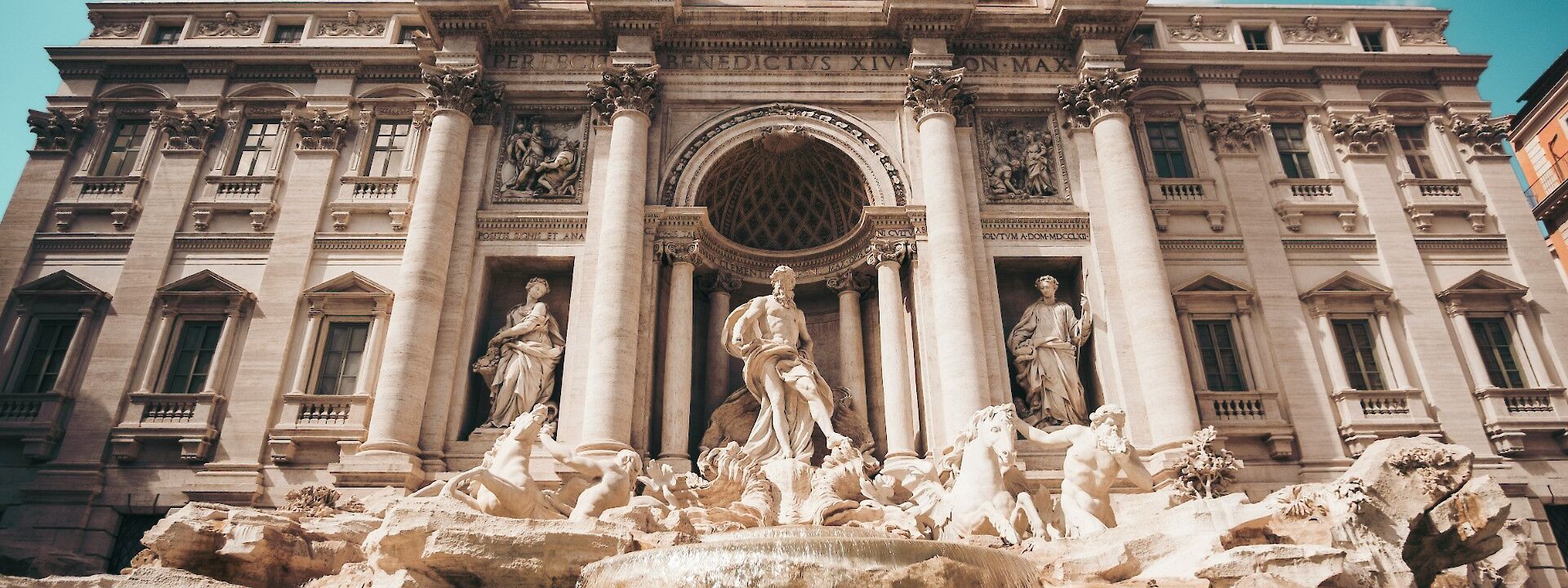 Trevi Fountain, Rome. Unsplash: Christina Gottardi