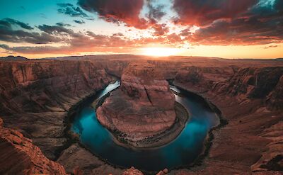 Horseshoe Bend at sunset, Arizona, USA. Andrew Sterling@Unsplash