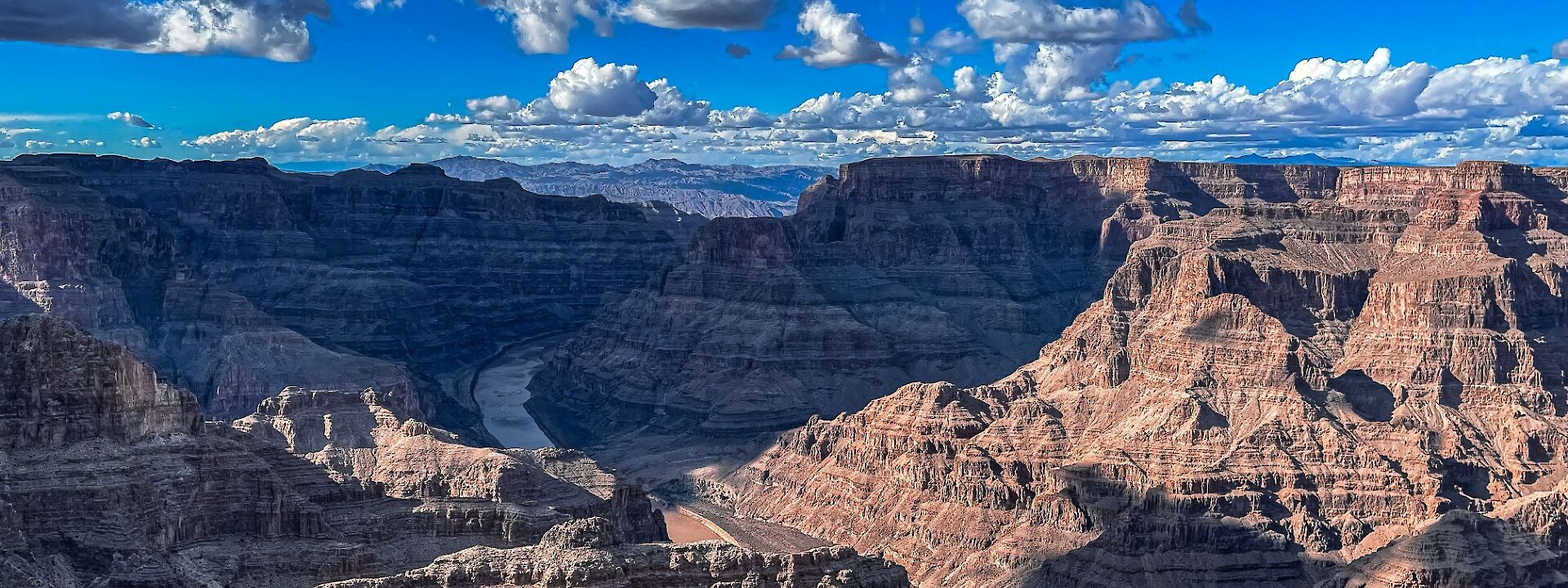 Grand Canyon West Rim, Arizona, USA. Unsplash: Fynephoqus