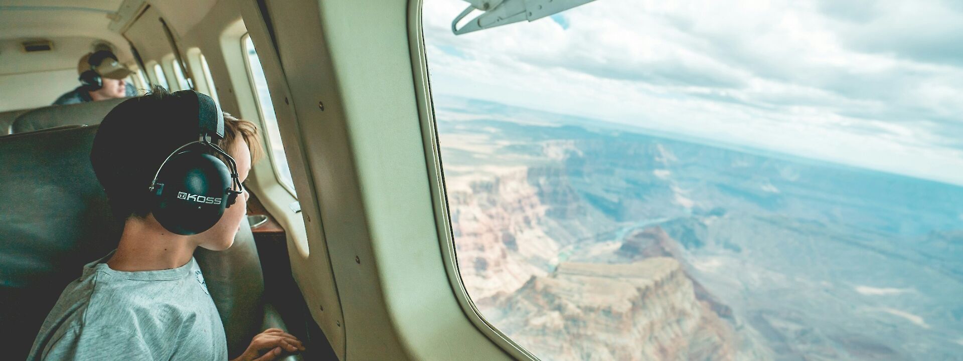 Helicopter tour, Grand Canyon, Arizona, USA. Unsplash: West Wind Air Service