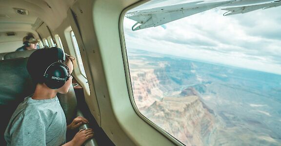 Helicopter tour, Grand Canyon, Arizona, USA. Unsplash: West Wind Air Service