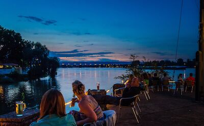 Café along the river in Mainz, Germany. Flickr:Florian Christoph