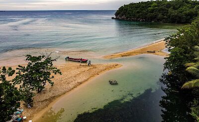 Ocho Rios, Jamaica. Unsplash: Andy Ngucaj