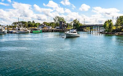 Bridges and boats, Portsmouth, New Hampshire, USA. Domenico Convertini@Flickr