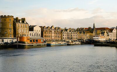 Shore of Leith, Edinburgh, Scotland. Bayo Adegunloye@Unsplash