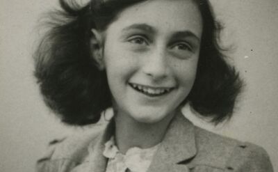 Anne Frank portrait, Anne Frank House, Amsterdam, Netherlands. Photo Collection Anne Frank House@Flickr