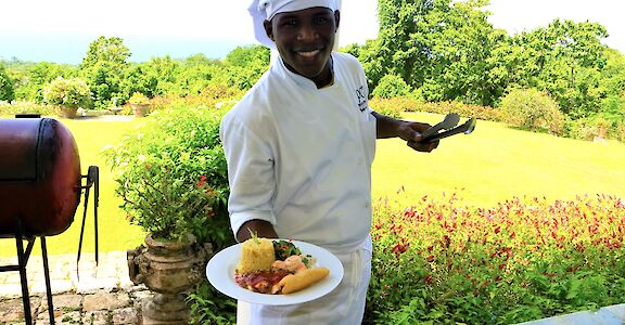 Learning from a chef, Jamaica. CC:El Sol Vida