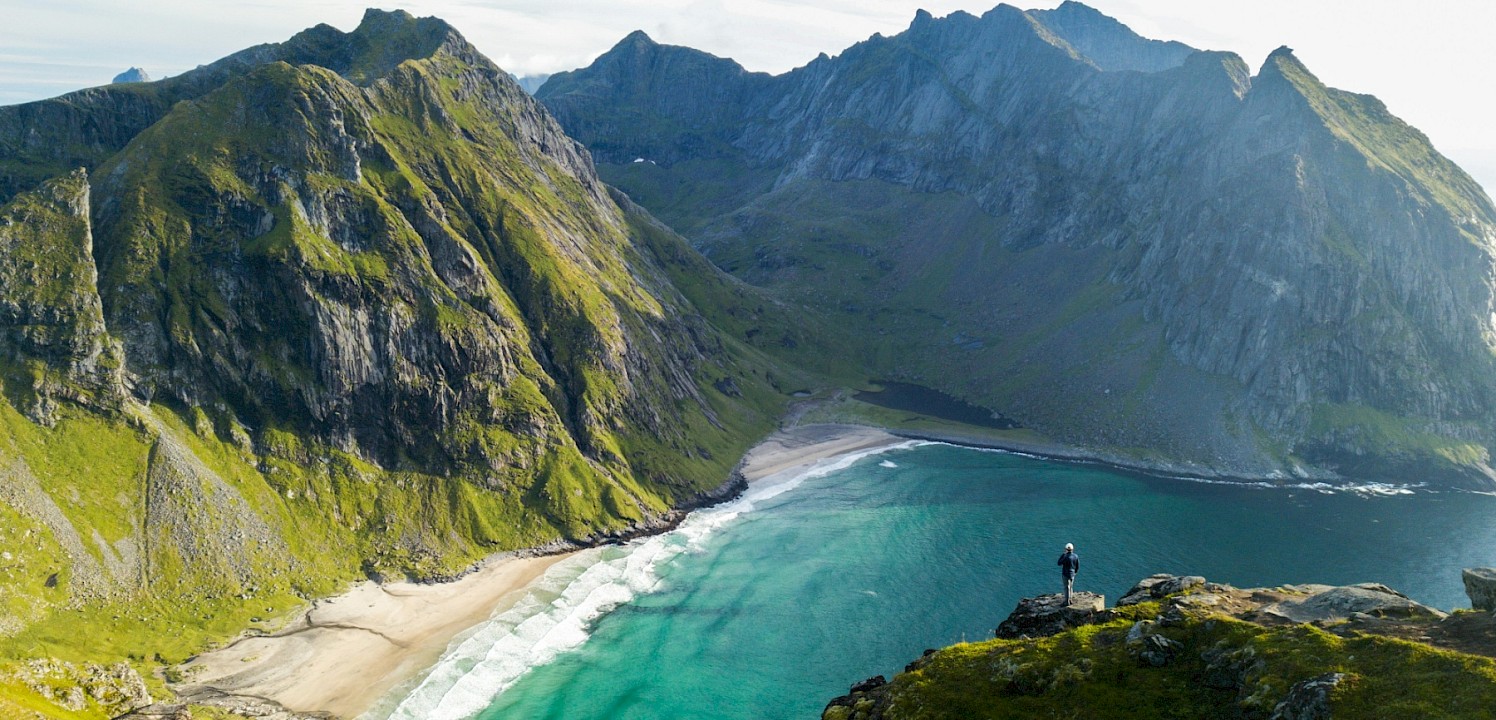 Mountains by the sea. Unsplash@Dylan Shaw