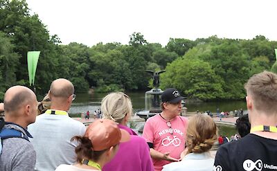 Tour guide by the reservoir, Central Park, New York, USA. CC:Unlimited Biking