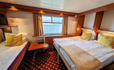 3-bed cabin aboard the MS Rigoletto | Holland Bike & Boat Tours