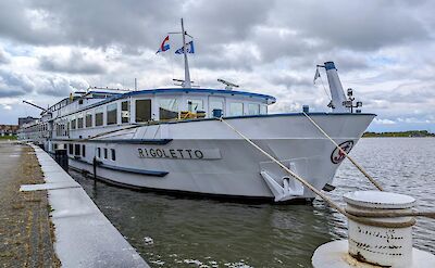 Welcome to the MS Rigoletto | Holland Bike & Boat Tours