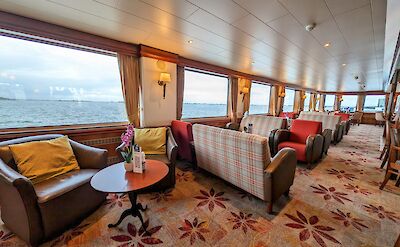 The salon/bar on the MS Rigoletto | Holland Bike & Boat Tours