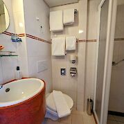 Standard cabin bathroom | Rigoletto | Bike & Boat Tour