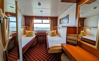 2-bed standard cabin aboard the MS Rigoletto | Holland Bike & Boat Tours