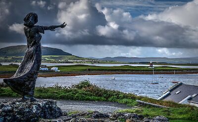 Waiting on the Shore sculpture, Sligo, Ireland. Flickr:Enrico Strocchi