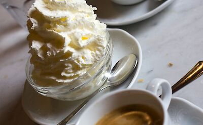 Weiner Melange, coffee with whipped cream Flickr:Erickchiu